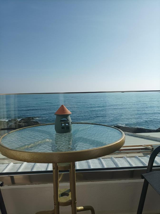 Beachfront Apartment Rethymno  Exterior photo